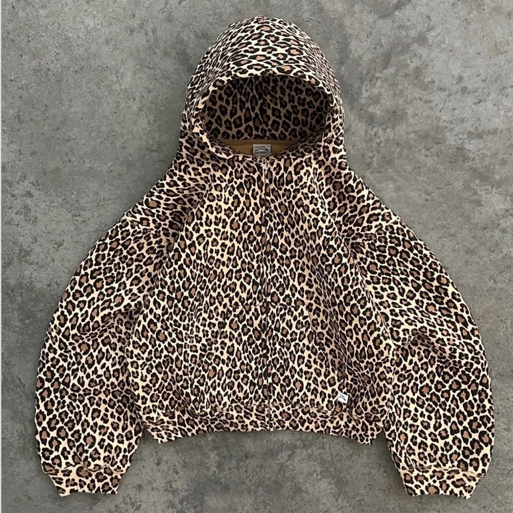 Akimbo Leopard Zip-Up
